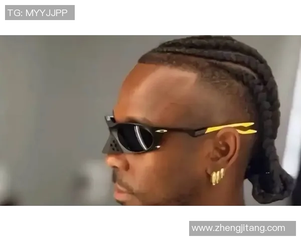 足球明星中的眼镜潮流盘点那些戴眼镜的球员们