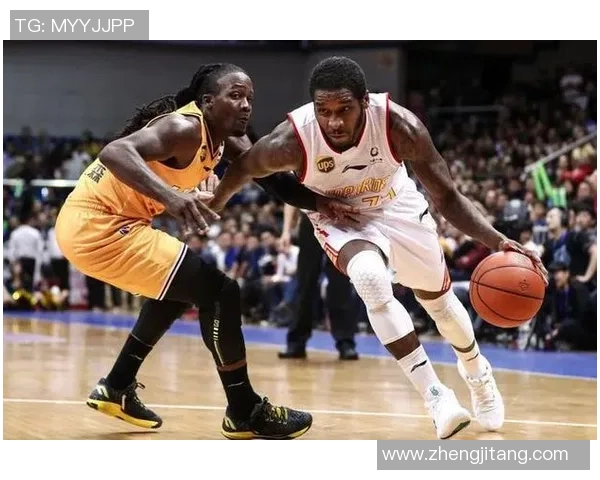 武汉篮球队在世界锦标赛积分榜上以63分稳居第一名展现强大实力